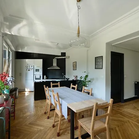 Spacious In The Hall Area 公寓